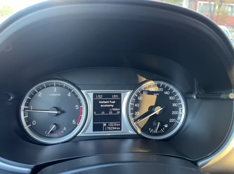 Suzuki Vitara 1.6D, снимка 9 - Автомобили и джипове - 51318995