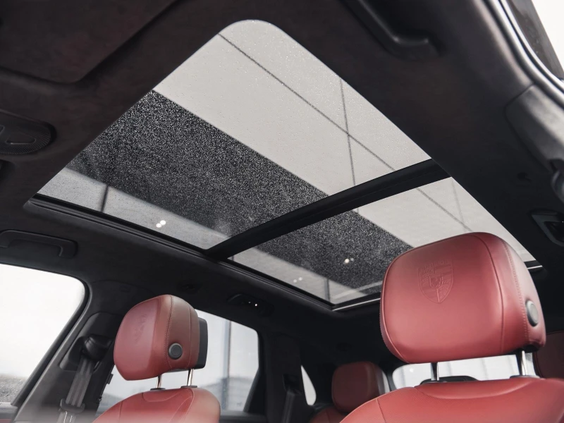 Porsche Cayenne TURBO E-HYBRID/FACELIFT/SPORT CHRONO/BURM/PANO/360, снимка 9 - Автомобили и джипове - 51595685