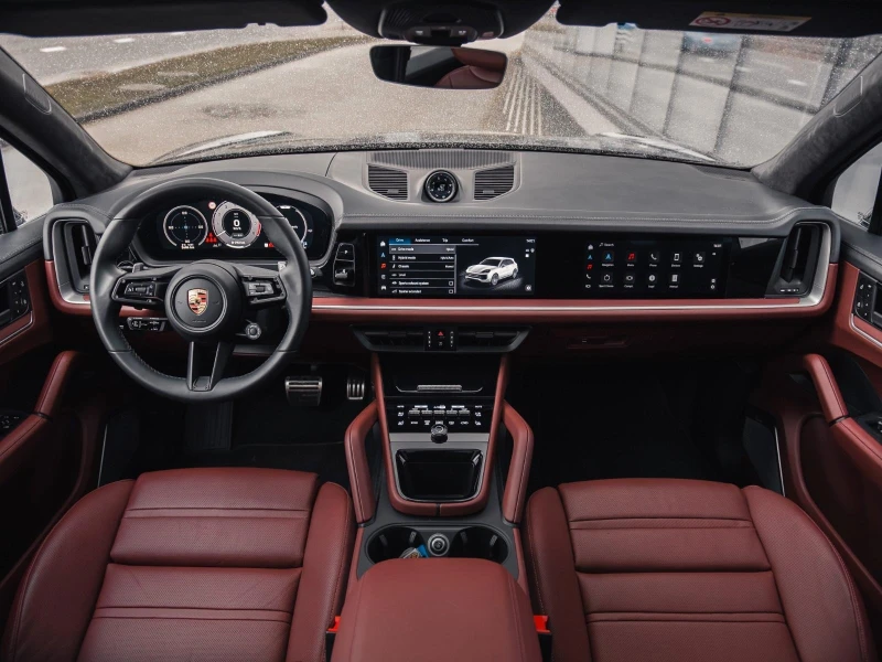 Porsche Cayenne TURBO E-HYBRID/FACELIFT/SPORT CHRONO/BURM/PANO/360, снимка 13 - Автомобили и джипове - 51595685