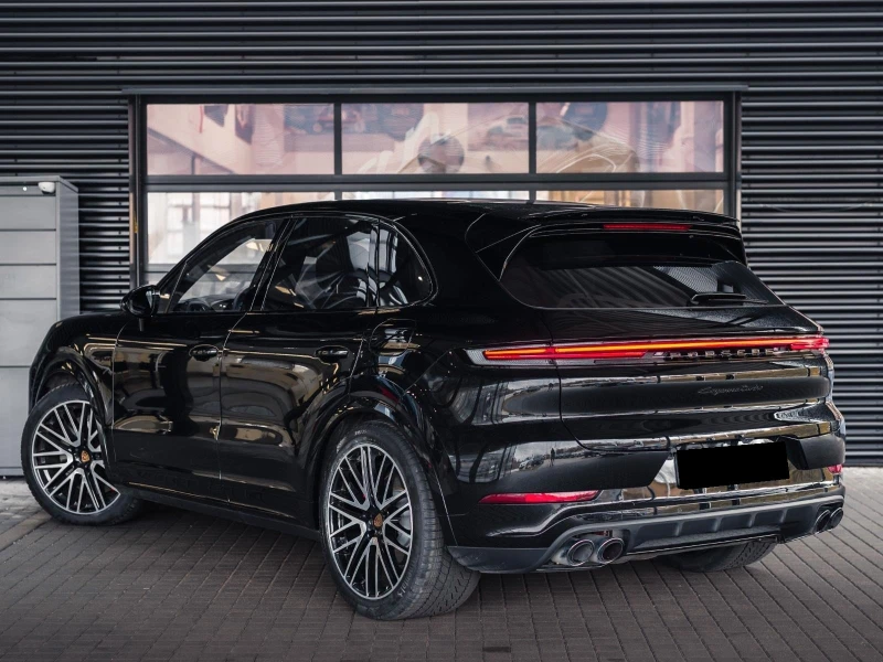 Porsche Cayenne TURBO E-HYBRID/FACELIFT/SPORT CHRONO/BURM/PANO/360, снимка 4 - Автомобили и джипове - 51595685