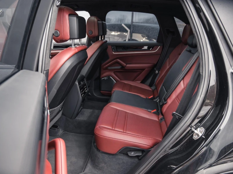 Porsche Cayenne TURBO E-HYBRID/FACELIFT/SPORT CHRONO/BURM/PANO/360, снимка 14 - Автомобили и джипове - 51595685