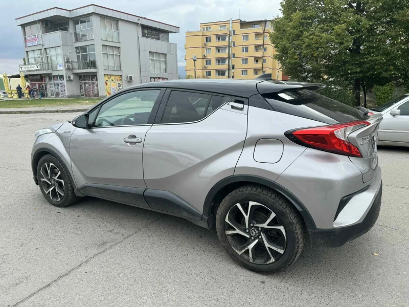 Toyota C-HR Ли
