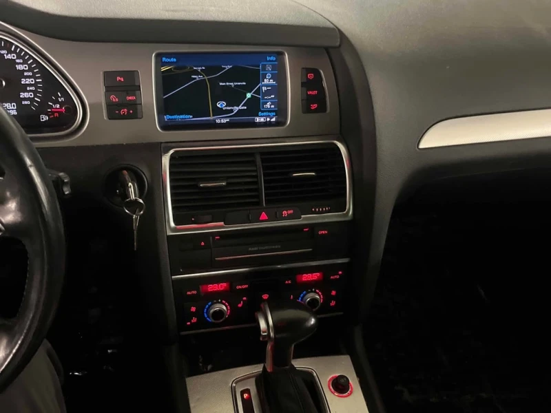 Audi Q7 3.0L TDI QUATTRO * ПОДГРЕВ НА ВОЛАНА* ПАНОРАМА* , снимка 9 - Автомобили и джипове - 53407438