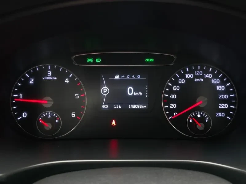 Kia Sorento 2.2 CRDI 4WD, снимка 8 - Автомобили и джипове - 54265435