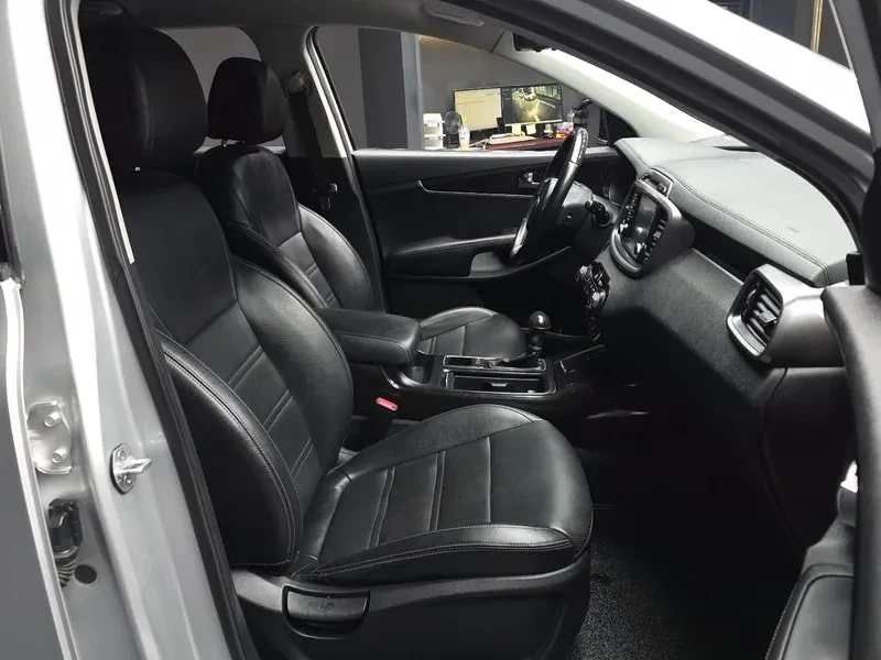 Kia Sorento 2.2 CRDI 4WD, снимка 11 - Автомобили и джипове - 54265435