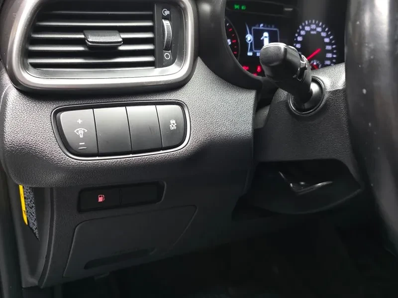 Kia Sorento 2.2 CRDI 4WD, снимка 17 - Автомобили и джипове - 54265435