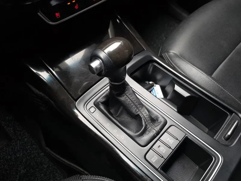 Kia Sorento 2.2 CRDI 4WD, снимка 9 - Автомобили и джипове - 54265435