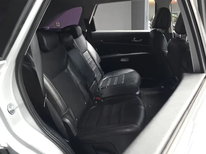 Kia Sorento 2.2 CRDI 4WD, снимка 12 - Автомобили и джипове - 54265435