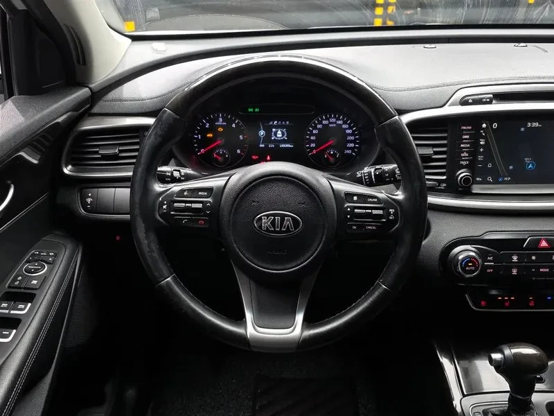 Kia Sorento 2.2 CRDI 4WD, снимка 13 - Автомобили и джипове - 54265435