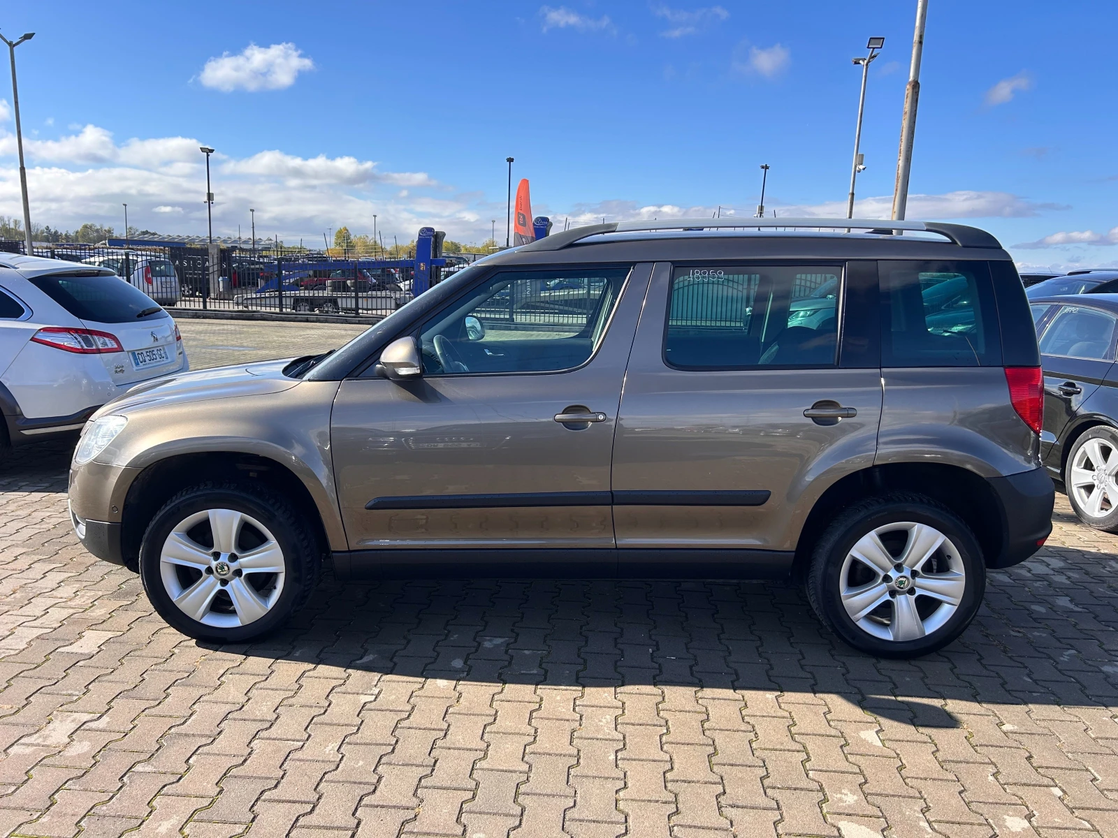 Skoda Yeti 2.0TDI 4X4 AVTOMAT/NAVI EURO 5 - изображение 9