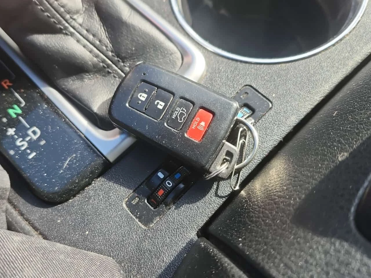 Toyota Highlander LIMITED /CARFAX/Пано/Подгрев/Обдух/7 места/, снимка 7 - Автомобили и джипове - 54038830