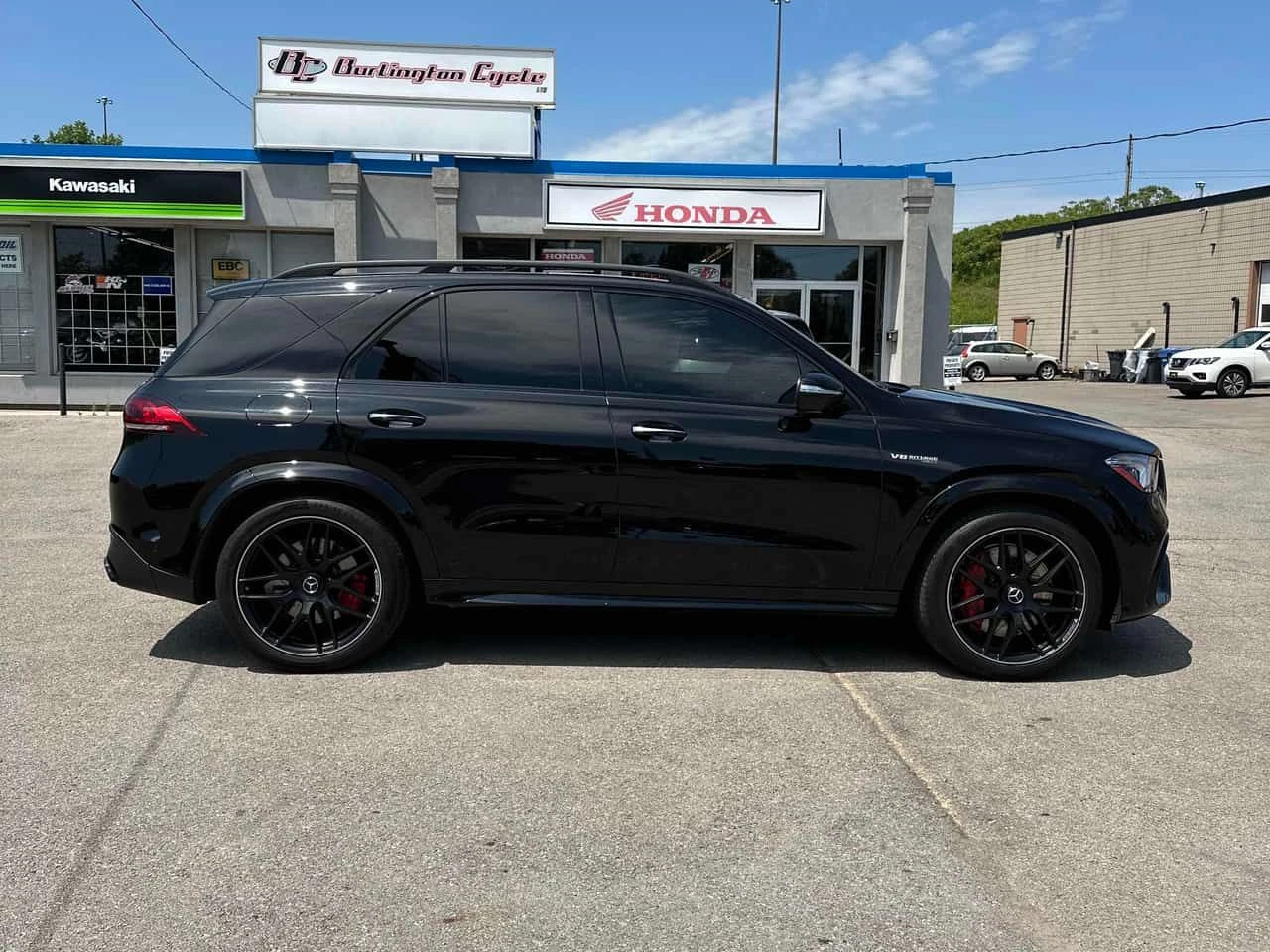 Mercedes-Benz GLE 63 S AMG * ПЕРФЕКТНО СЪСТОЯНИЕ* ГЛАВНО ПРЕДСТАВИТЕЛСТВО* , снимка 4 - Автомобили и джипове - 54134779