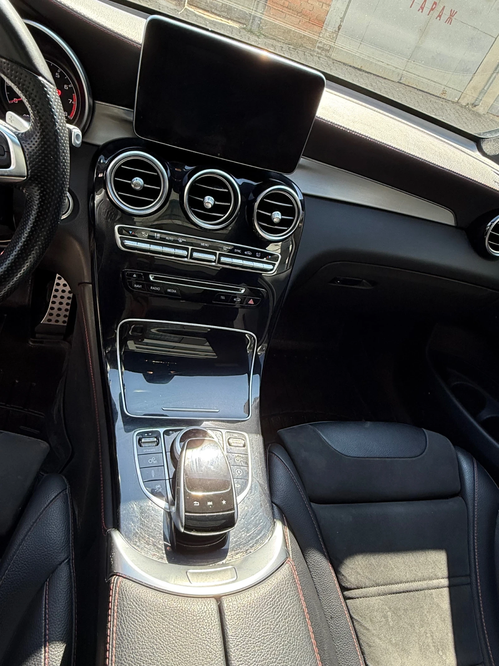 Mercedes-Benz GLC 43 AMG Burmester / Въздушно / 2 ключа, снимка 10 - Автомобили и джипове - 54155334