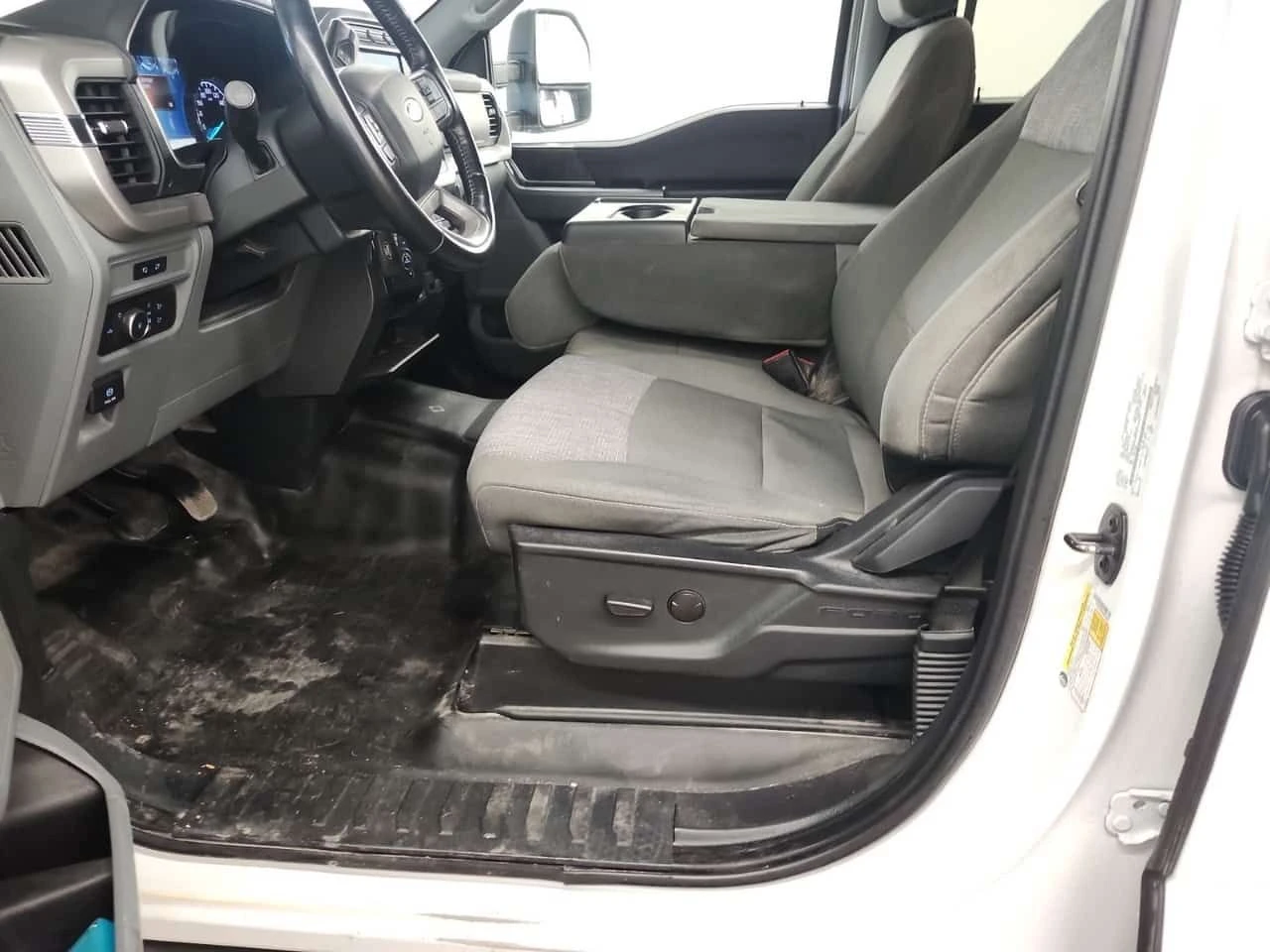 Ford F150 XLT| МЪРТВА ТОЧКА| 2 КЛЮЧА| CARFAX| , снимка 9 - Автомобили и джипове - 54854007