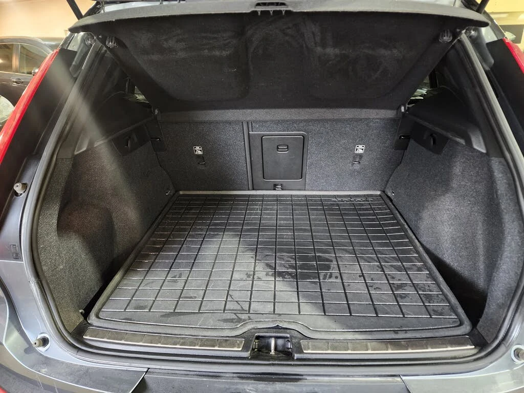 Volvo XC40 T5 R-Design AWD * 360 * ПОДГРЕВ * HARMAN KARDON * , снимка 12 - Автомобили и джипове - 54881237