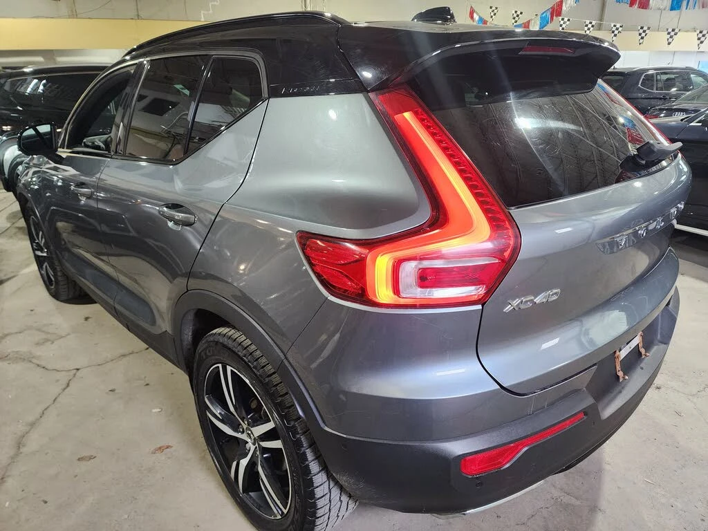 Volvo XC40 T5 R-Design AWD * 360 * ПОДГРЕВ * HARMAN KARDON * , снимка 5 - Автомобили и джипове - 54881237