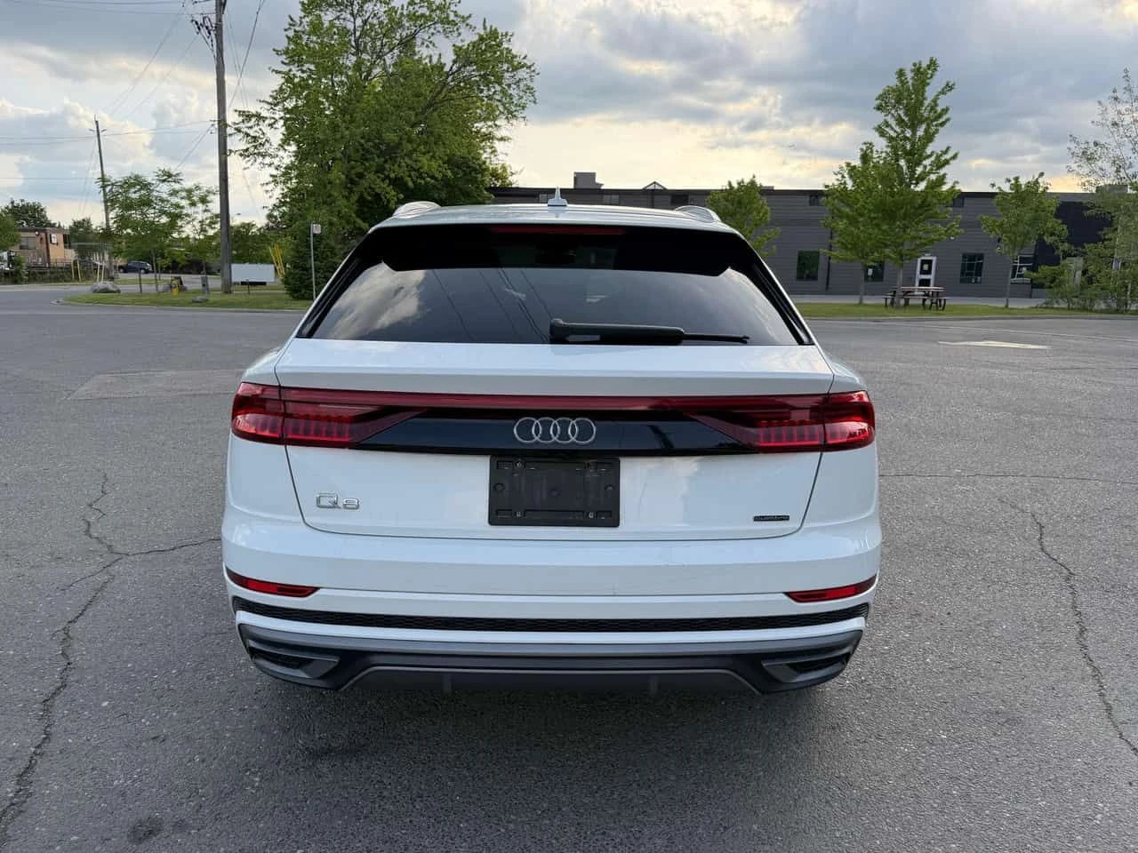 Audi Q8 Technik  CARFAX, снимка 4 - Автомобили и джипове - 54914793