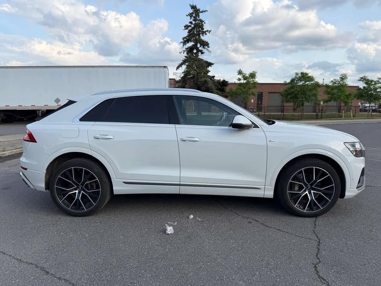 Audi Q8 Technik  CARFAX, снимка 3 - Автомобили и джипове - 54914793
