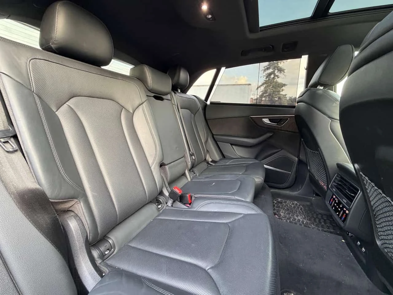 Audi Q8 Technik  CARFAX, снимка 14 - Автомобили и джипове - 54914793