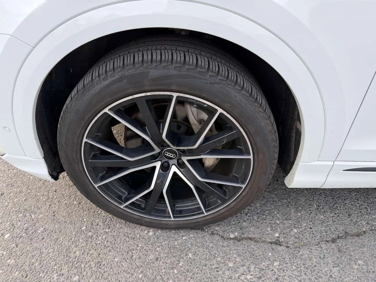 Audi Q8 Technik  CARFAX, снимка 7 - Автомобили и джипове - 54914793