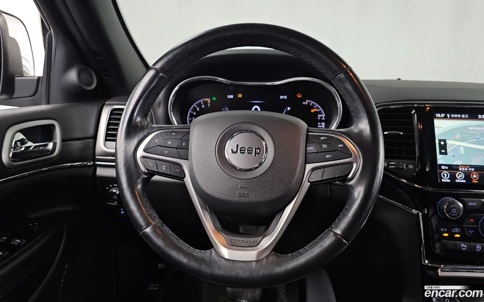 Jeep Grand cherokee 3.6 LIMITED 8ZF 4X4 ПАНОРАМА CARPLAY ОБДУХВАНЕ, снимка 11 - Автомобили и джипове - 55484091