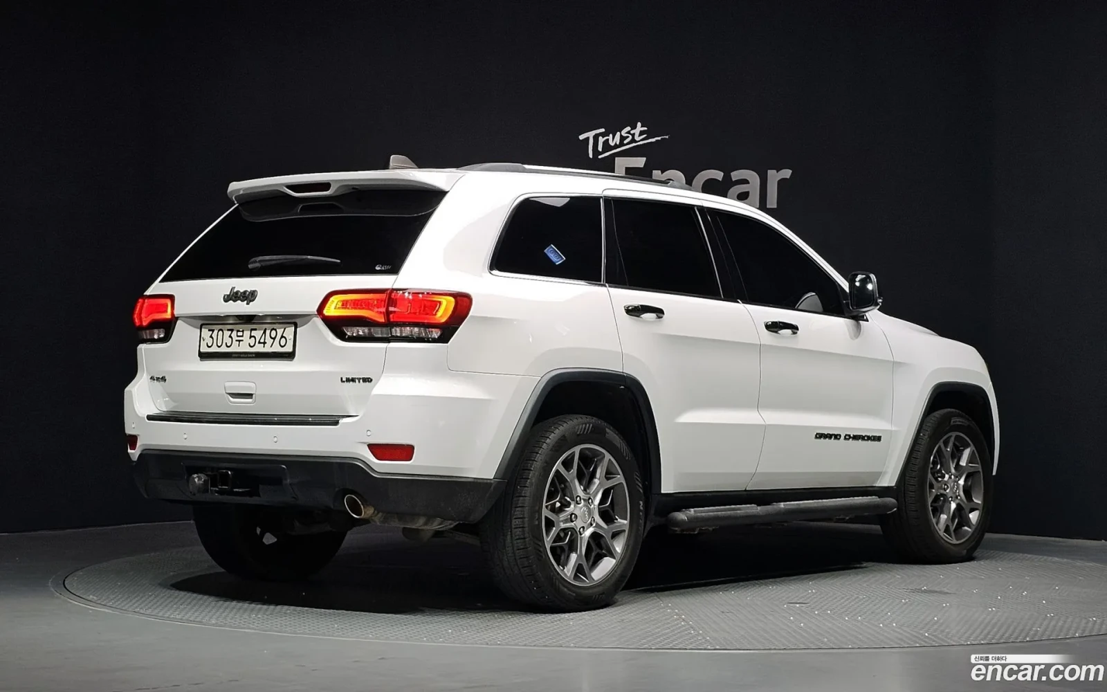 Jeep Grand cherokee 3.6 LIMITED 8ZF 4X4 ПАНОРАМА CARPLAY ОБДУХВАНЕ, снимка 4 - Автомобили и джипове - 55484091