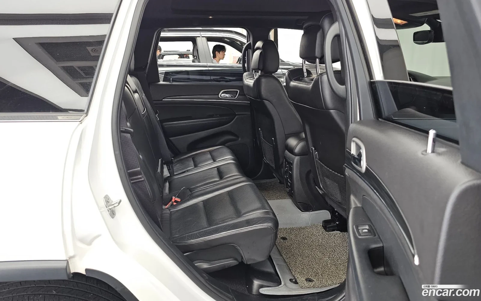 Jeep Grand cherokee 3.6 LIMITED 8ZF 4X4 ПАНОРАМА CARPLAY ОБДУХВАНЕ, снимка 16 - Автомобили и джипове - 55484091