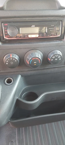 Nissan NV400 2.3 dci клима , снимка 12