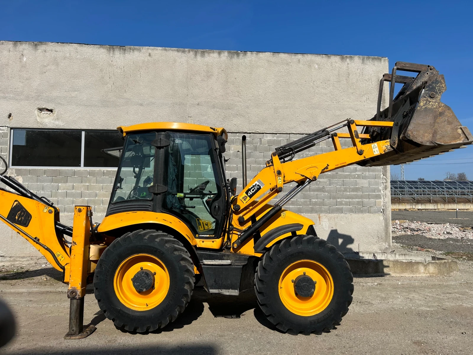 Багер JCB 4CX - изображение 3