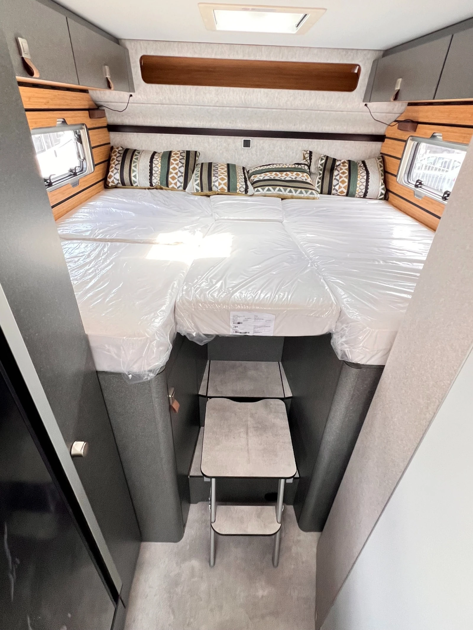 Кемпер HYMER / ERIBA 4X4 MERCEDES 3500 кг. ДВОЕН ПОД КЛИМАТИК - изображение 10