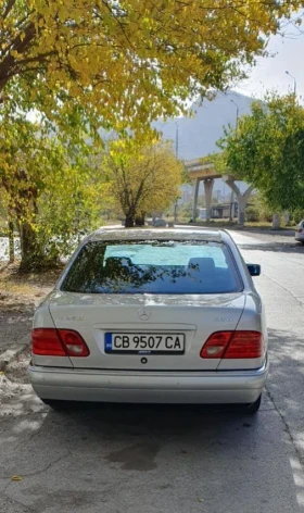 Mercedes-Benz E 250 W210 на 43000км , снимка 8