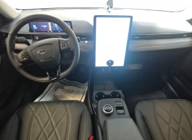 Ford Mustang Mach-E 16k km* AWD* Камера* Кожа* НОВА, снимка 8