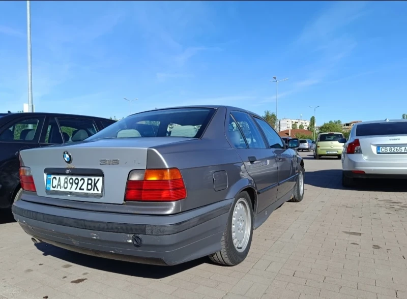 BMW 318 Бензин /газ, снимка 2 - Автомобили и джипове - 49152926