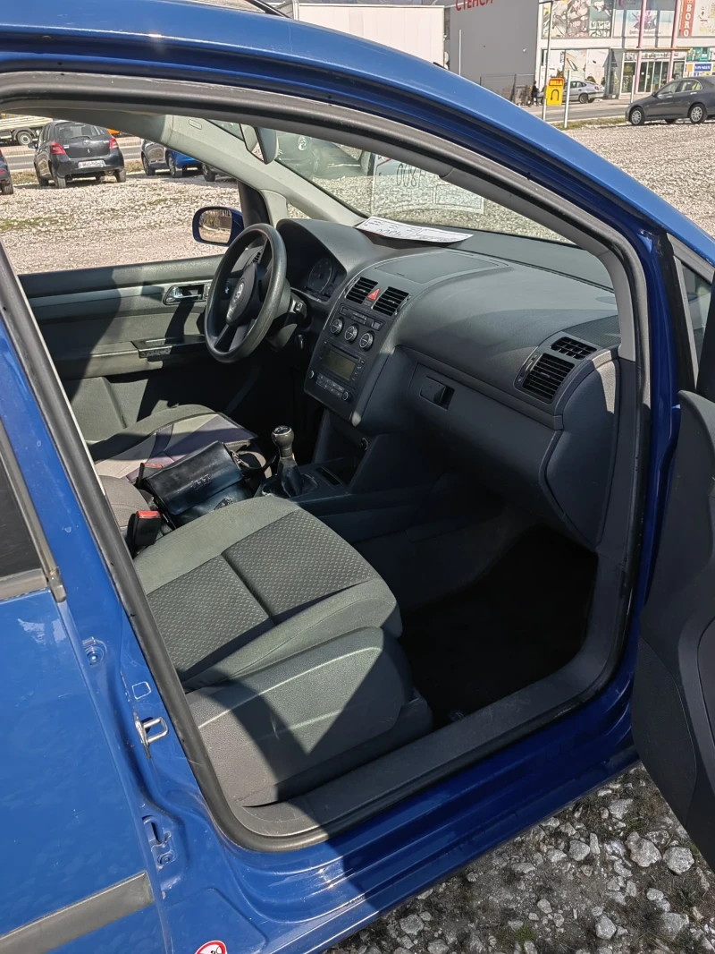 VW Touran 1.9tdi/БЕЗ РЪЖДИ, снимка 9 - Автомобили и джипове - 49178055