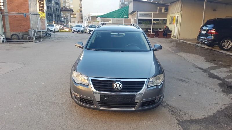 VW Passat 2.0FSI, снимка 1 - Автомобили и джипове - 49575970