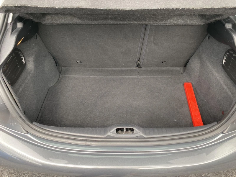 Peugeot 208 1.2PureTech/FACELIFT, снимка 14 - Автомобили и джипове - 50389894