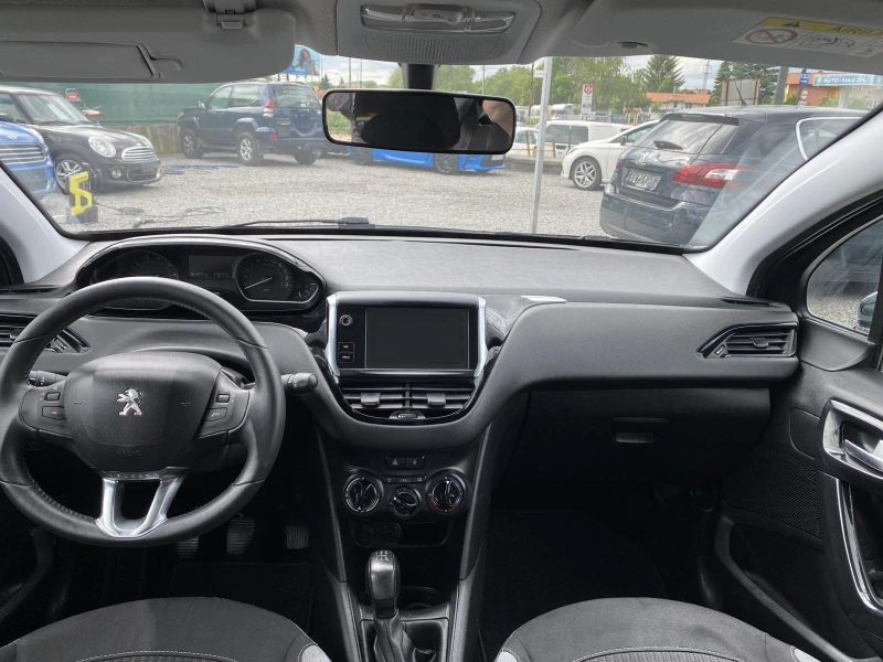 Peugeot 208 1.2PureTech/FACELIFT, снимка 7 - Автомобили и джипове - 50389894