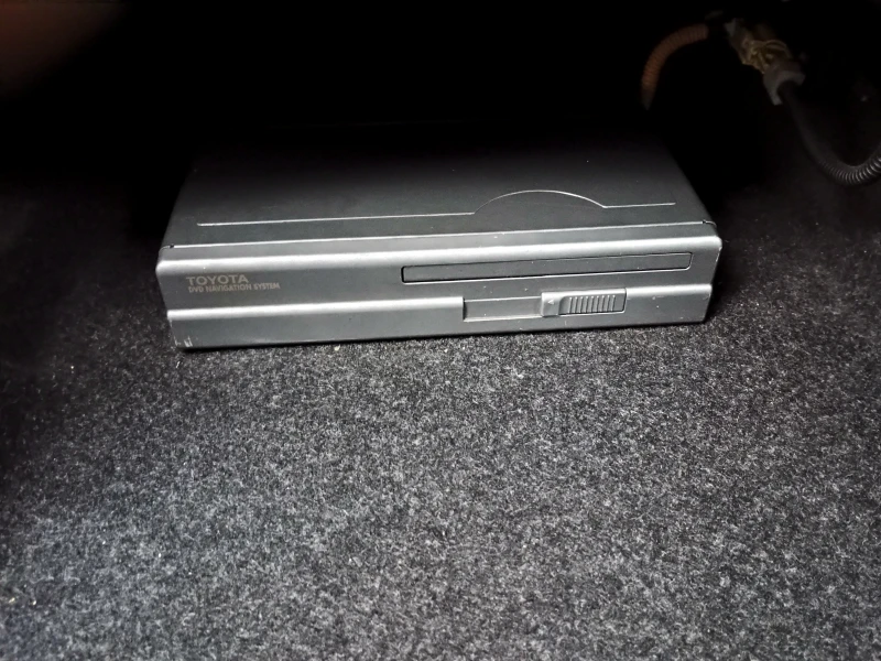 Toyota Yaris (P1) 1.3 VVT-i 16V (86 Hp), снимка 14 - Автомобили и джипове - 52595691