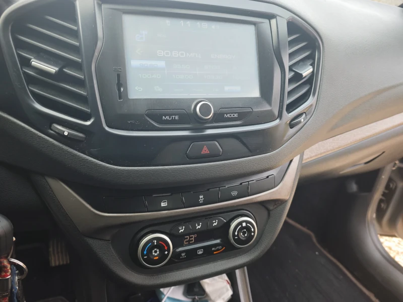 Lada Vesta Премиум, снимка 6 - Автомобили и джипове - 52904008