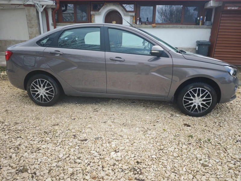 Lada Vesta Премиум, снимка 14 - Автомобили и джипове - 52904008