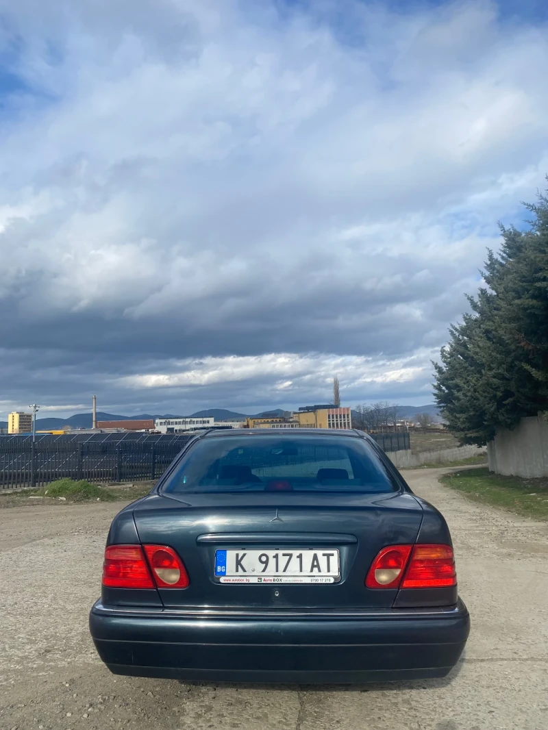 Mercedes-Benz E 300 Turbo 177hp, снимка 5 - Автомобили и джипове - 52967365