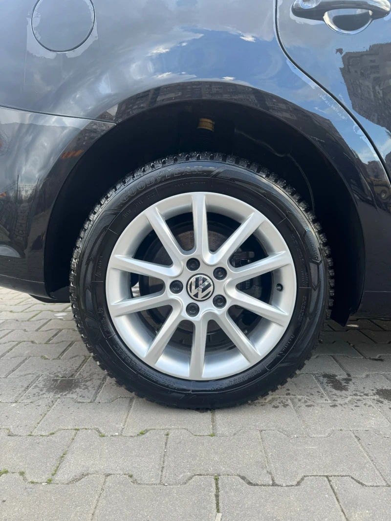 VW Touran, снимка 3 - Автомобили и джипове - 52977144