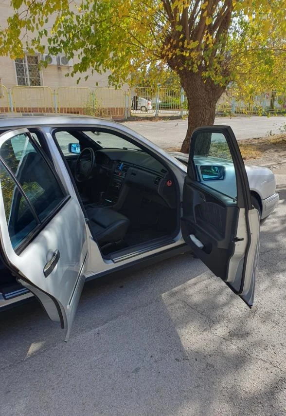 Mercedes-Benz E 250 W210 на 43000км , снимка 6 - Автомобили и джипове - 53990126