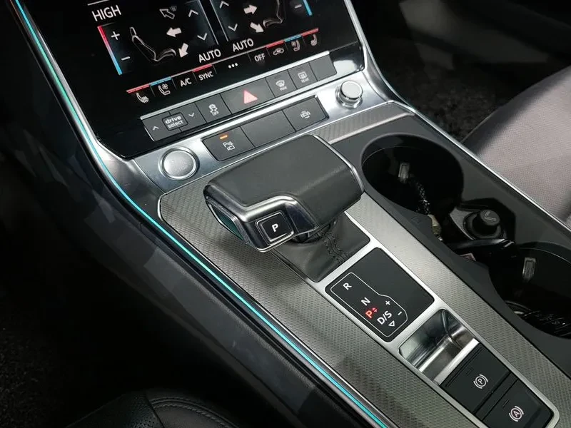 Audi A6 2.0 TFSI, снимка 9 - Автомобили и джипове - 55084781
