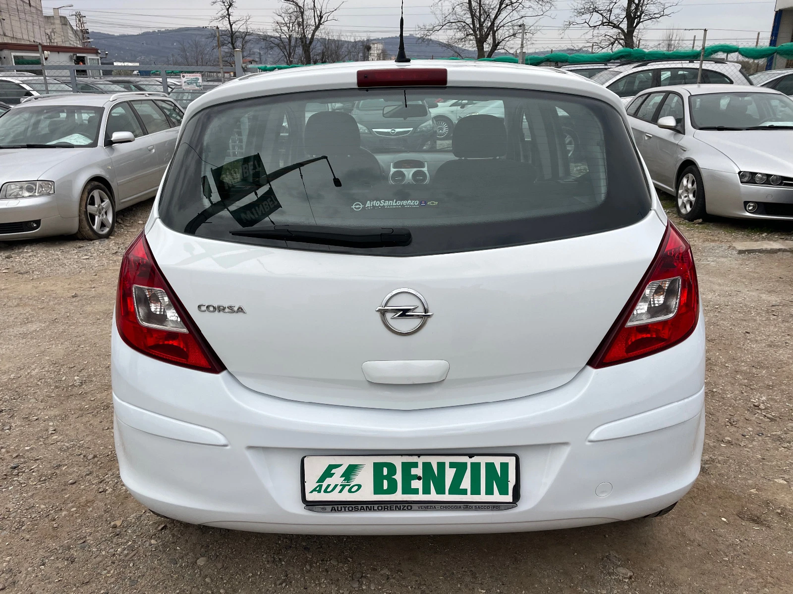 Opel Corsa 1.2i-86k.c-GAS - изображение 9