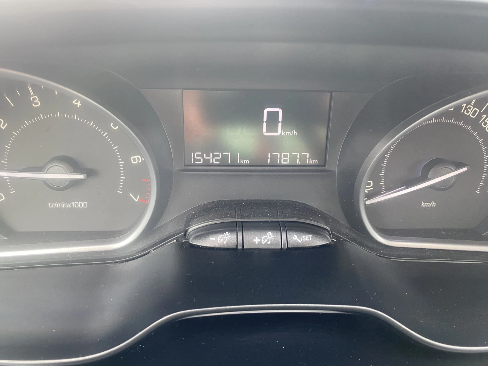 Peugeot 208 1.2PureTech/FACELIFT - изображение 10