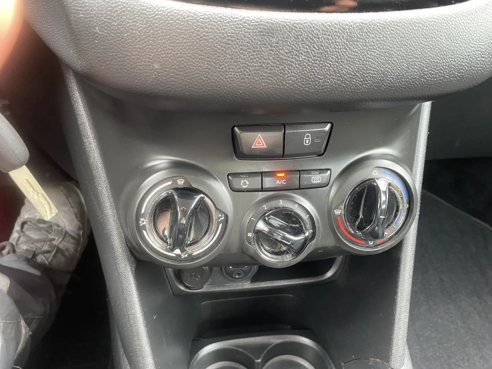 Peugeot 208 1.2PureTech/FACELIFT | Mobile.bg — изображение 13