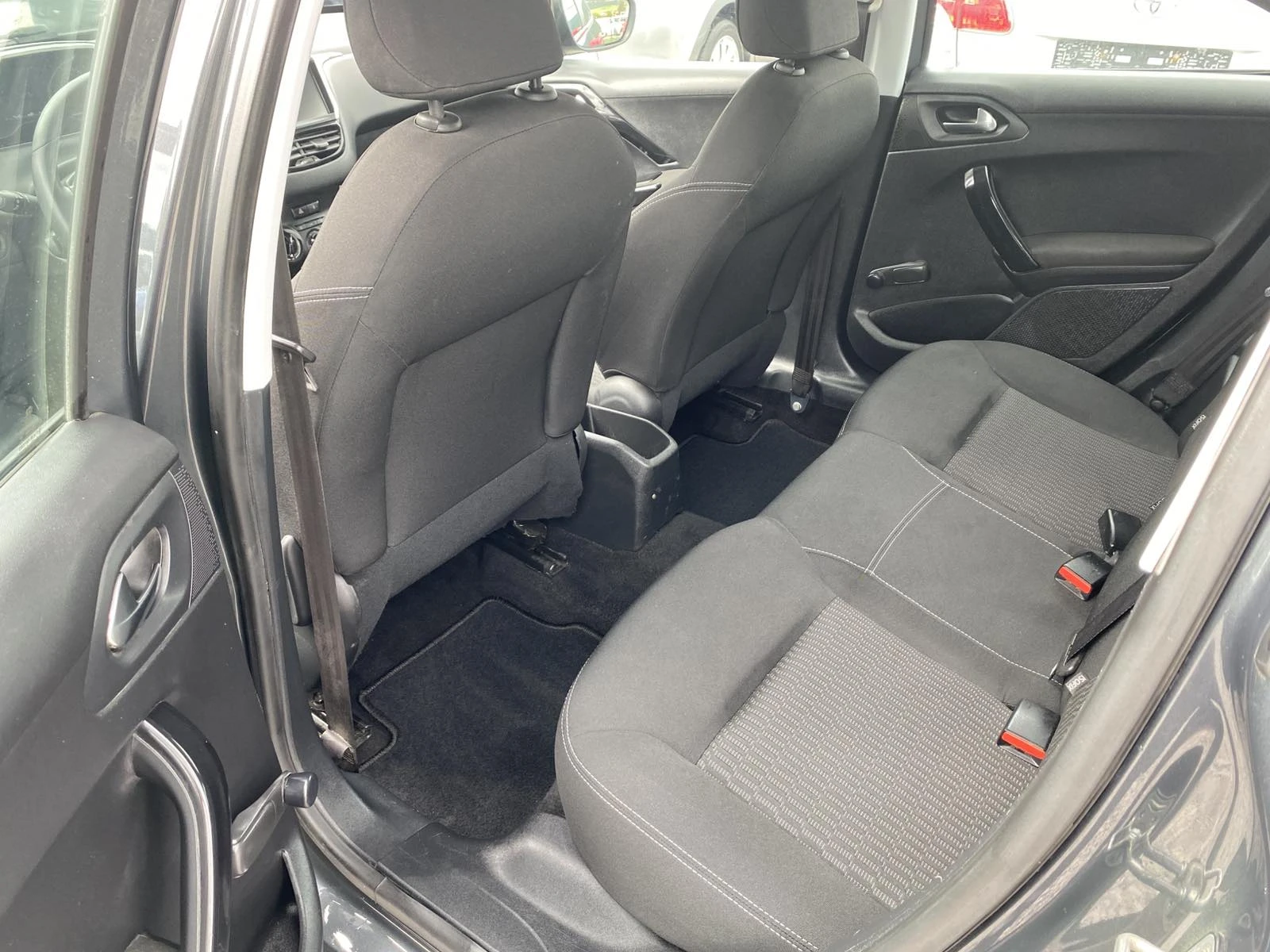 Peugeot 208 1.2PureTech/FACELIFT - изображение 9
