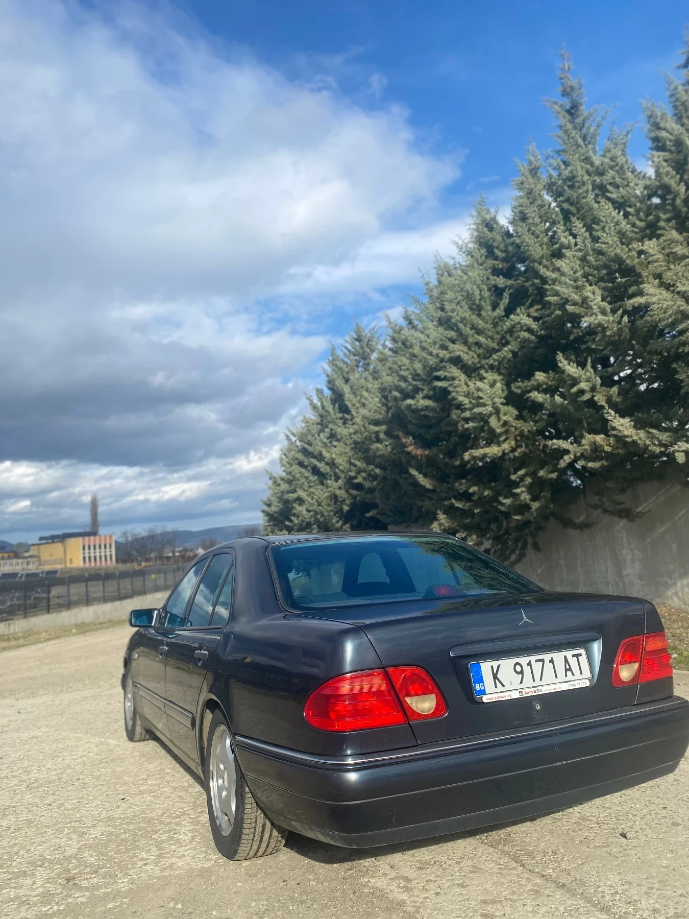 Mercedes-Benz E 300 Turbo 177hp - изображение 6