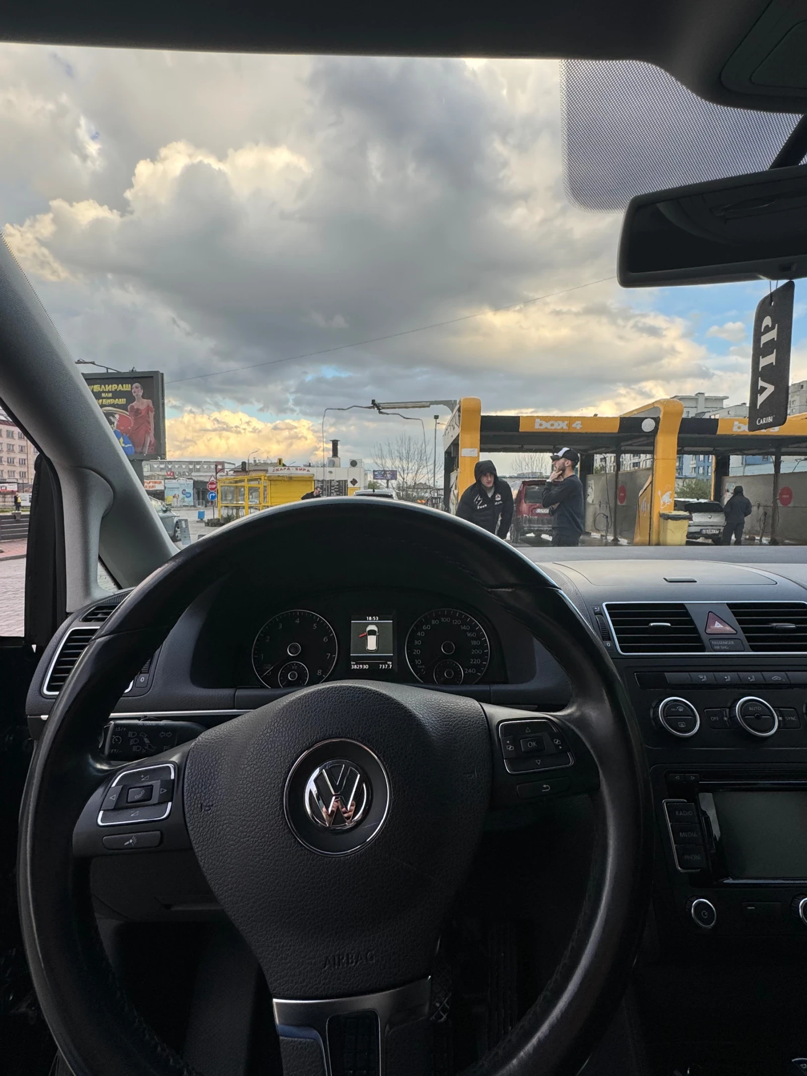 VW Touran  - изображение 8